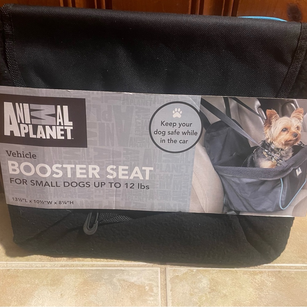 Animal Planet Black Dog Booster Seat